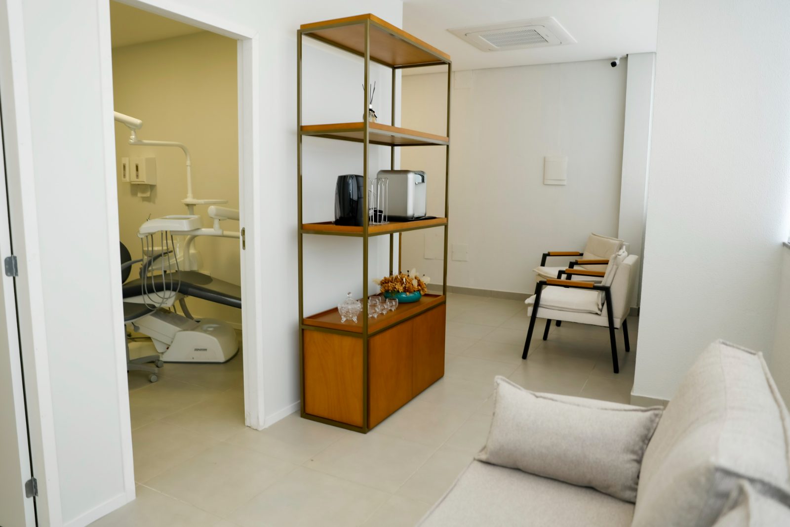 Sala de espera aconchegante da SMT Odontologia